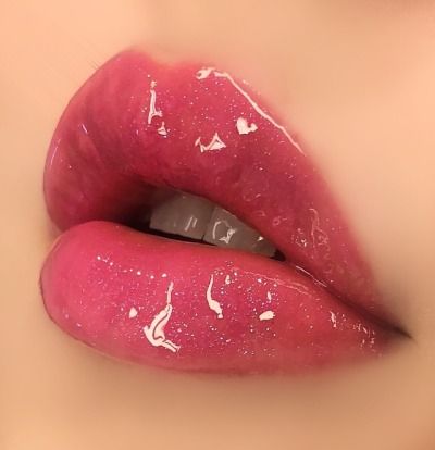 Candy  A High Gloss Plumping Lip with SPF