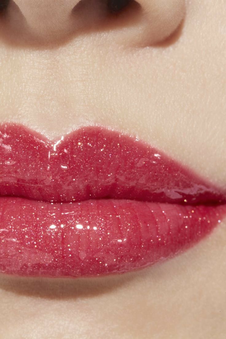 Love It Glitter Lip Gloss - long-Lasting & Waterproof Shine